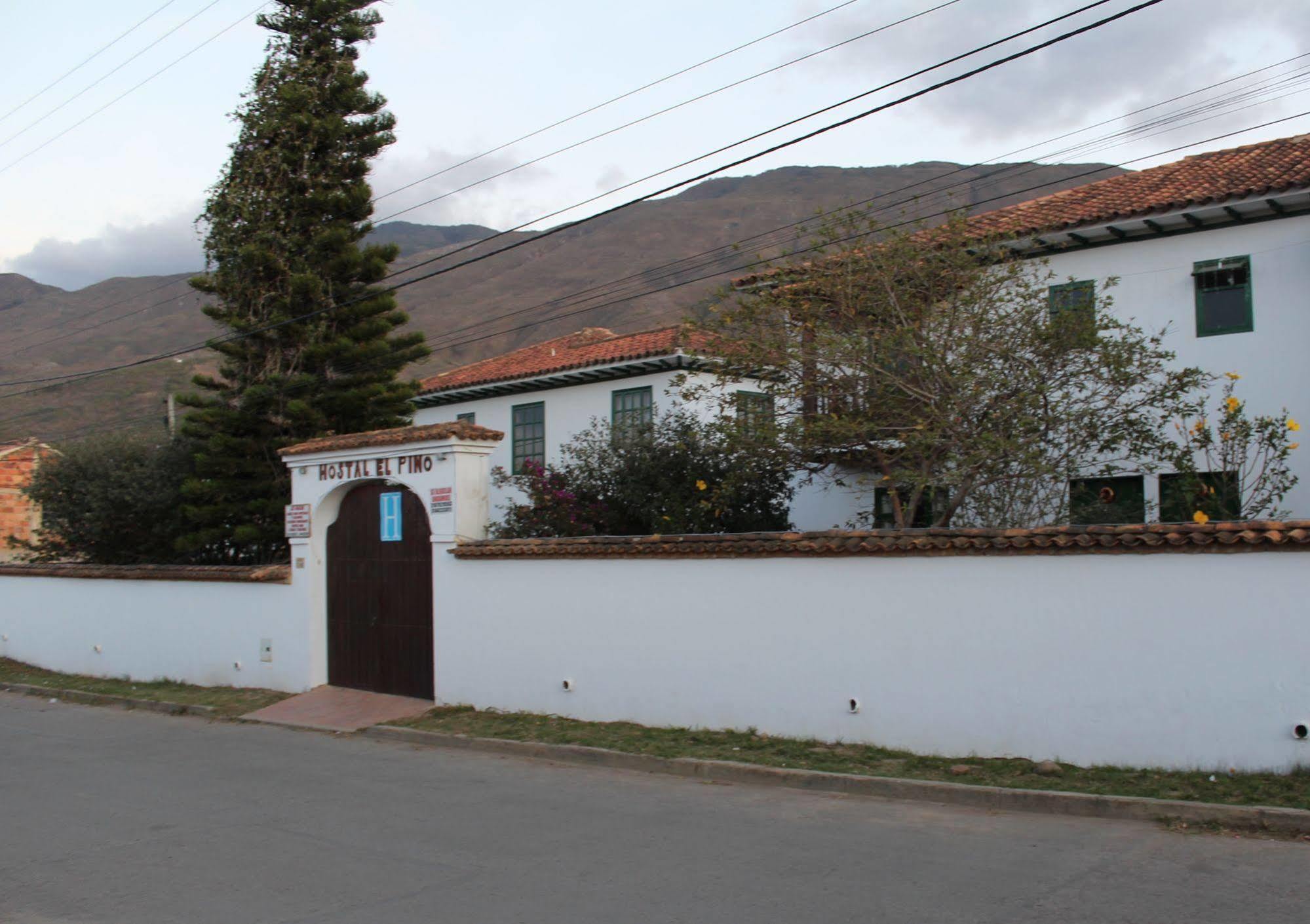Hostal El Pino Villa de Leyva Luaran gambar